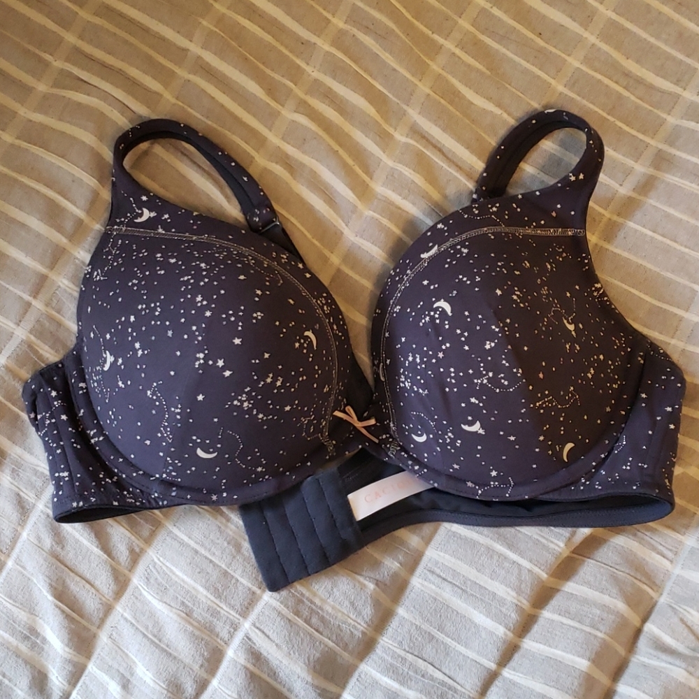 NWOT. Cacique (Lane Bryant) Plunge Bra
